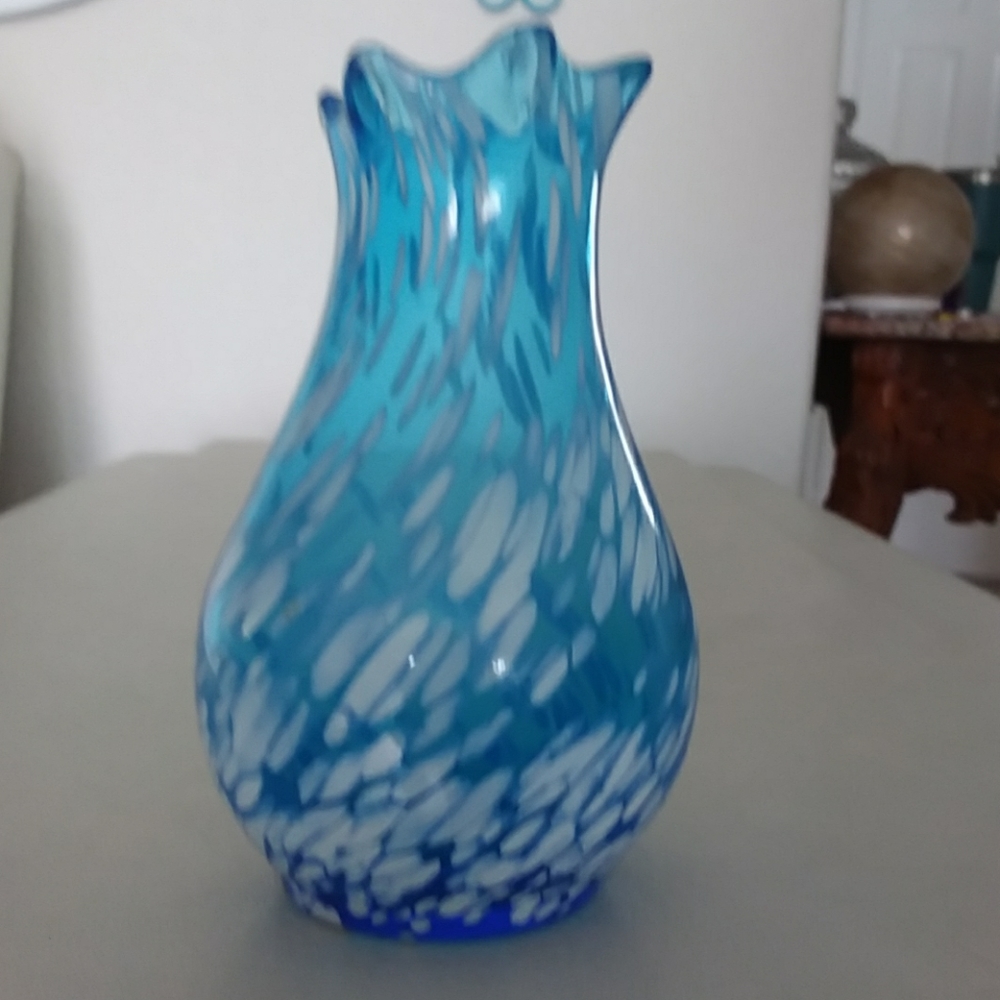 Hand blown glass vase